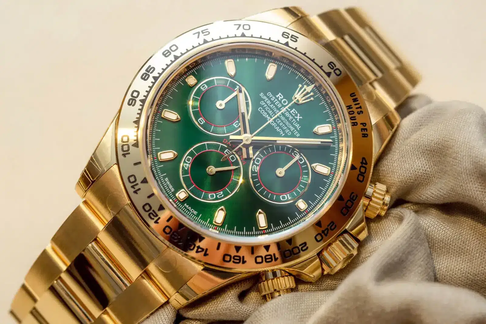 6459f9afa3be4b63aa6e8f6e_Petite-Geneve-Petrovic-2020-02-03-rolex-cosmograph-daytona-ref-116508-01